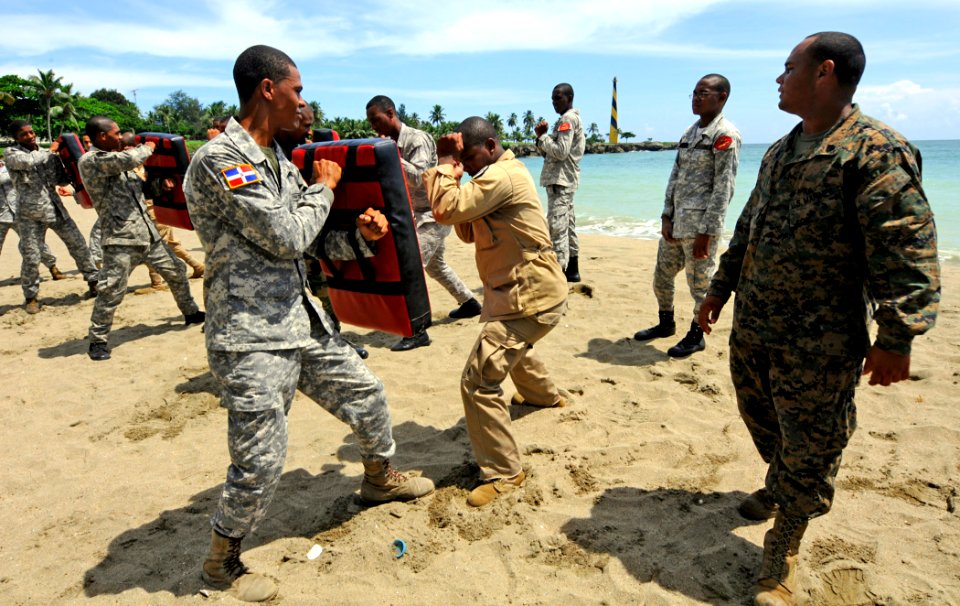 Dominican military training 100913-N-9643W-158 (4990577546)