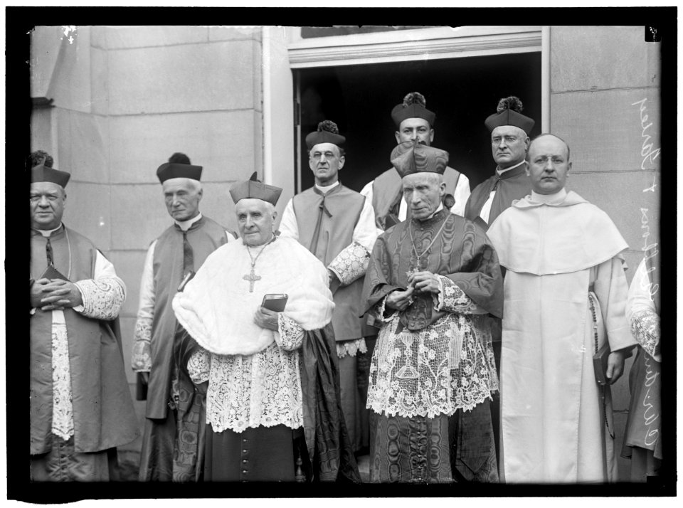 DOMINICAN HOUSE OF STUDIES CHAPEL, CATHOLIC UNIVERSITY. CARDINALS FARLEY AND GIBBONS AT THE CHAPEL. REAR- BISHOP CORRIGAN OF BALTIMORE; MONS. MACKIN; MONS. THOMAS; UNIDENTIFIED; BISHOP LCCN2016864513