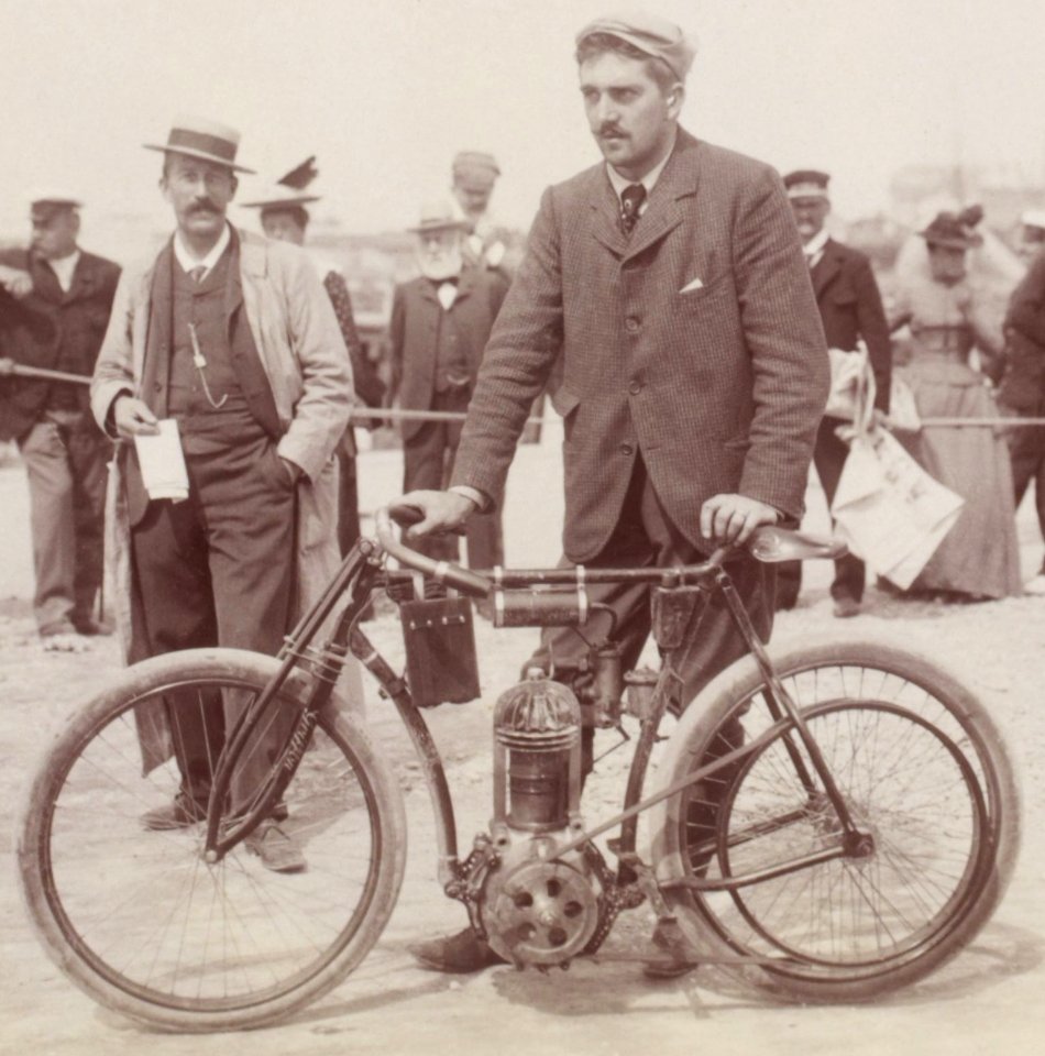 Dominique Lamberjack sur Griffon au kilomètre de Deauville (août 1902) - Copie