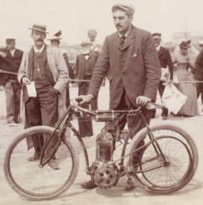 Dominique Lamberjack sur Griffon au kilomètre de Deauville (août 1902) - Copie
