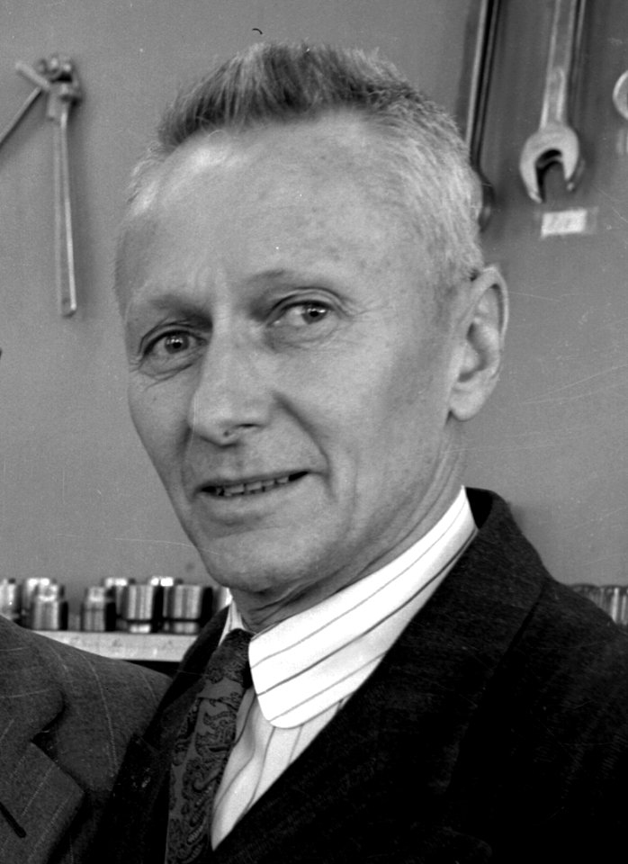Donald Cooksey 1943 - NARA 22118086 (cropped)