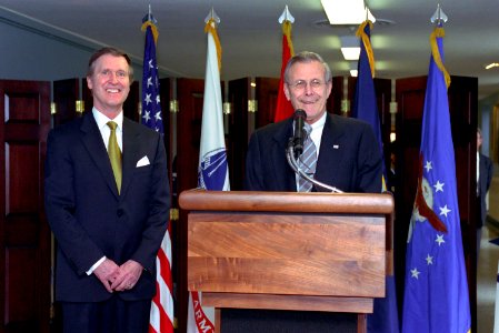 Donald Rumsfeld and William Cohen during a ceremony to unveil Secretary Cohen's official portrait