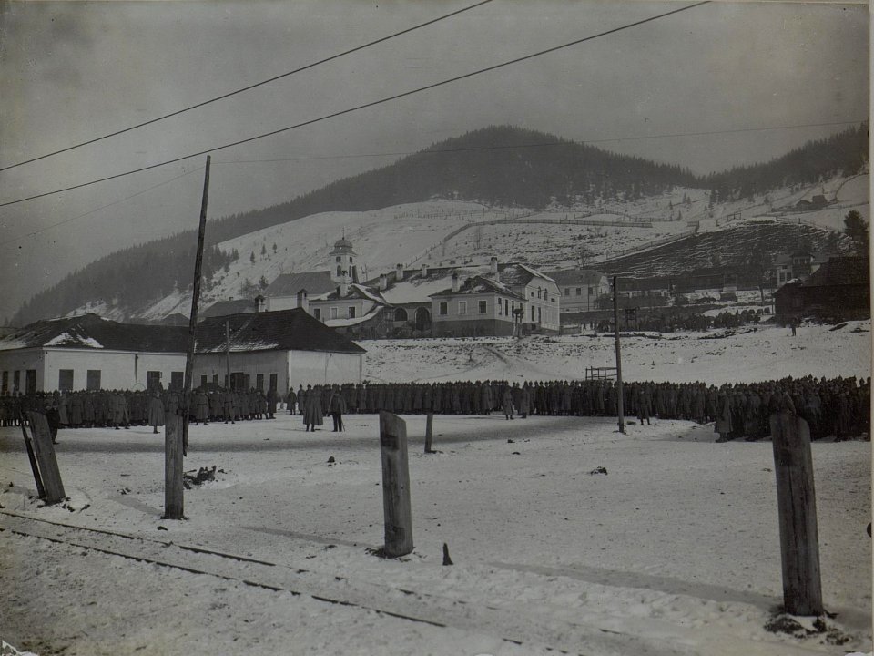 Deutsche Parade am 27-1.1917.in Jakobeny (KAISER WILHELM II.Geburtstg) (BildID 15450005)