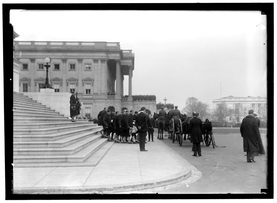 DEWEY, GEORGE. ADMIRAL, U.S.N. LEAVING CAPITOL LCCN2016866947
