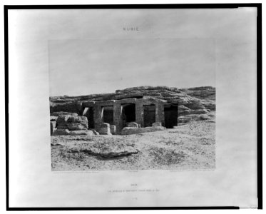 Deîr - vue générale du monument taillé dans le roc - Félix Teynard. LCCN2001695385
