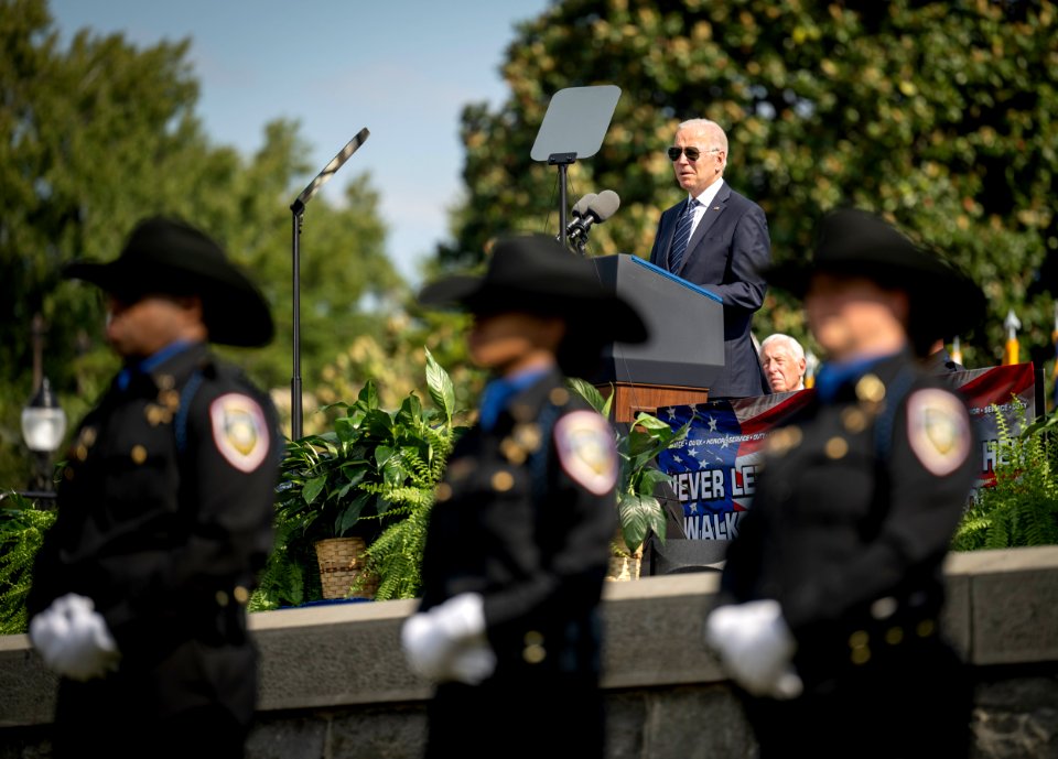 DHS Secretary Alejandro Mayorkas Attends National Police Officers' Memorial Service (51603195828)