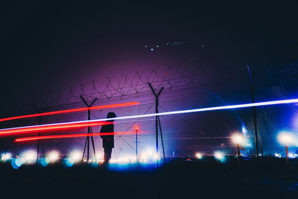 Lights wire fence