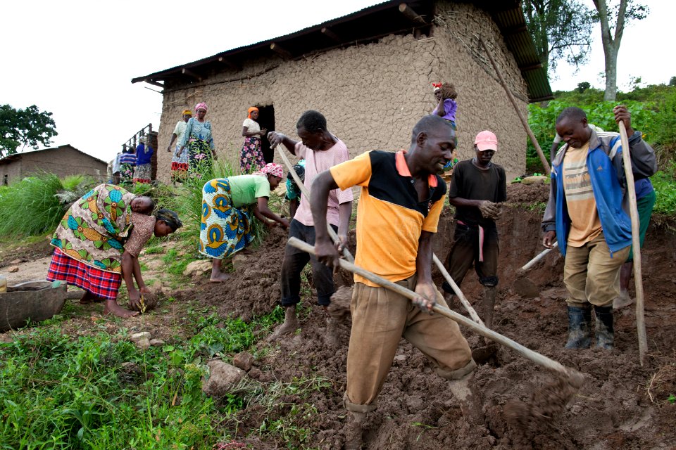 Dialogue Club Building Project (Rwanda FrontLines, January 2013)