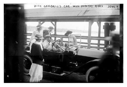 Dick Ganibrill's car with Dorothy Rives LCCN2014699448