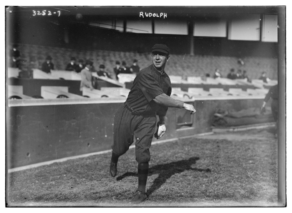 Dick Rudolph throwing ball, Boston NL (baseball) LCCN2014697682