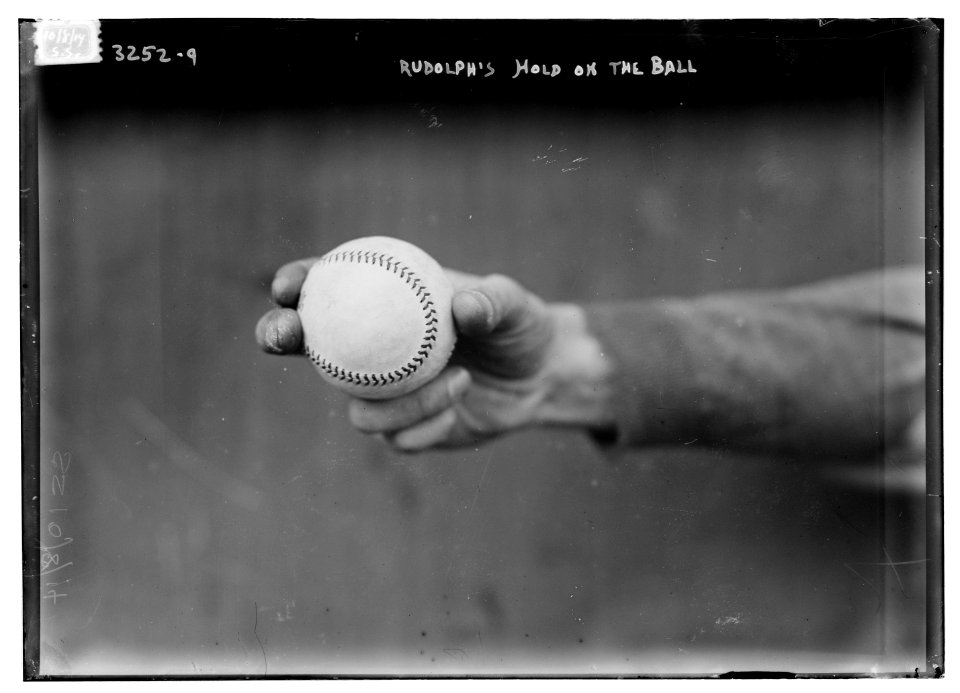 Dick Rudolph's grip on ball, Boston NL (baseball) LCCN2014697684