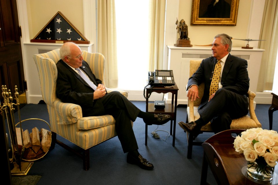 Dick Cheney talks with Rex Tillerson