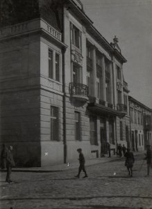 Die Böhmische Landesbank in Brody als Komdogebäude der Wr. Division. (BildID 15447298)