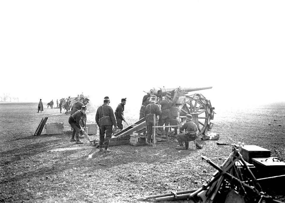 Die 12cm Fussbatterie während des Scharfschiessens - CH-BAR - 3240202