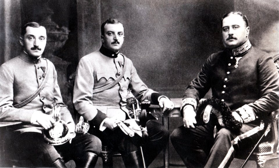 Die Brüder Alexander, Stephan und Georg Wassilko von Serecki (v. li.) um 1905