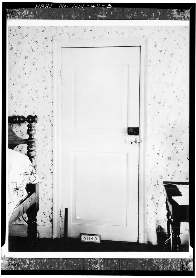 DOOR IN BEDROOM - Weeks House, Greenland, Rockingham County, NH HABS NH,8-GRELA,1-8