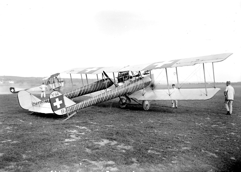 Doppelrumpf-Doppeldecker Häfeli DH-1 des Schweizer Flugzeugkonstrukteurs August Häfeli in der Seitenansicht - CH-BAR - 3240090