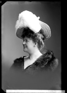 Dora Keplinger, actor, undated portrait - SMV - GK006