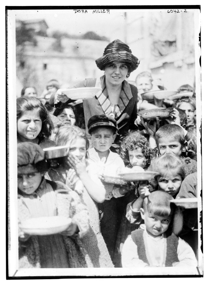 Dora Miller LCCN2014716379