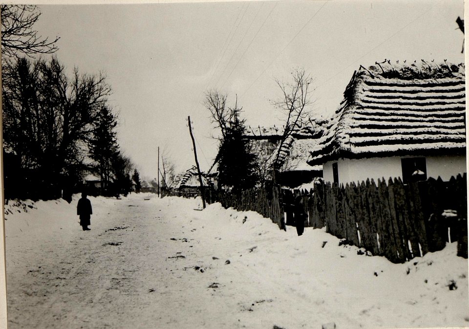 Dorfstrasse in Lany Winterstimmung (BildID 15529045)