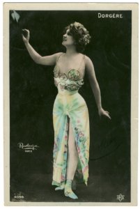 DORGÈRE, Arlette PC. 4096. Photo Reutlinger