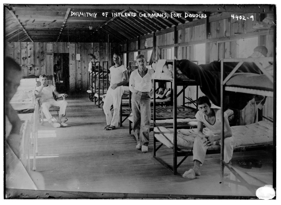 Dormitory of interned Germans, Fort Douglas LCCN2014705872
