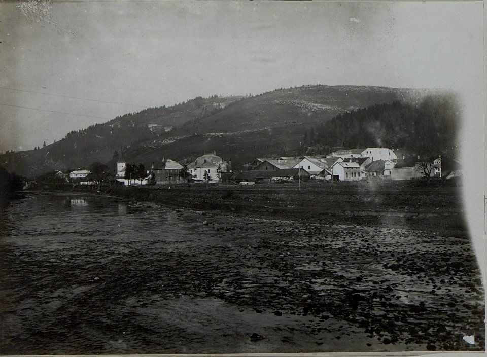 Dorna Watra (Rumänien), Blick vom rechten Ufer der Dorna (BildID 15457396)