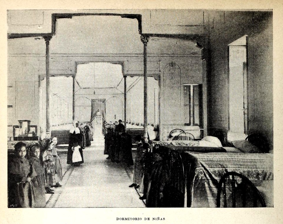 Dormitorio de niñas, Asilo de Santa Cristina, de Franzen, Blanco y Negro, 10-04-1897