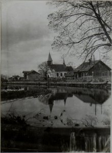 Dorna Candrenilor (Kantreny) 1917, der Fluss Dorna und die Kirche (BildID 15457263)