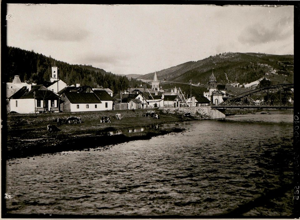 Dorna Watra, Blick vom rechten Ufer der Dorna. (BildID 15734494)