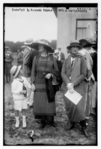 Dorothy & Richard Arnold, Mrs. A. Untermeyer (i.e. Untermyer) LCCN2014709293