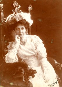 Dorothy Donnelly, stage actress (SAYRE 22881)