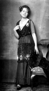 Dorrit Weixler c1916