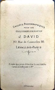 Dos d'une photo d'une chapelle photographiée par Jules David, Levallois