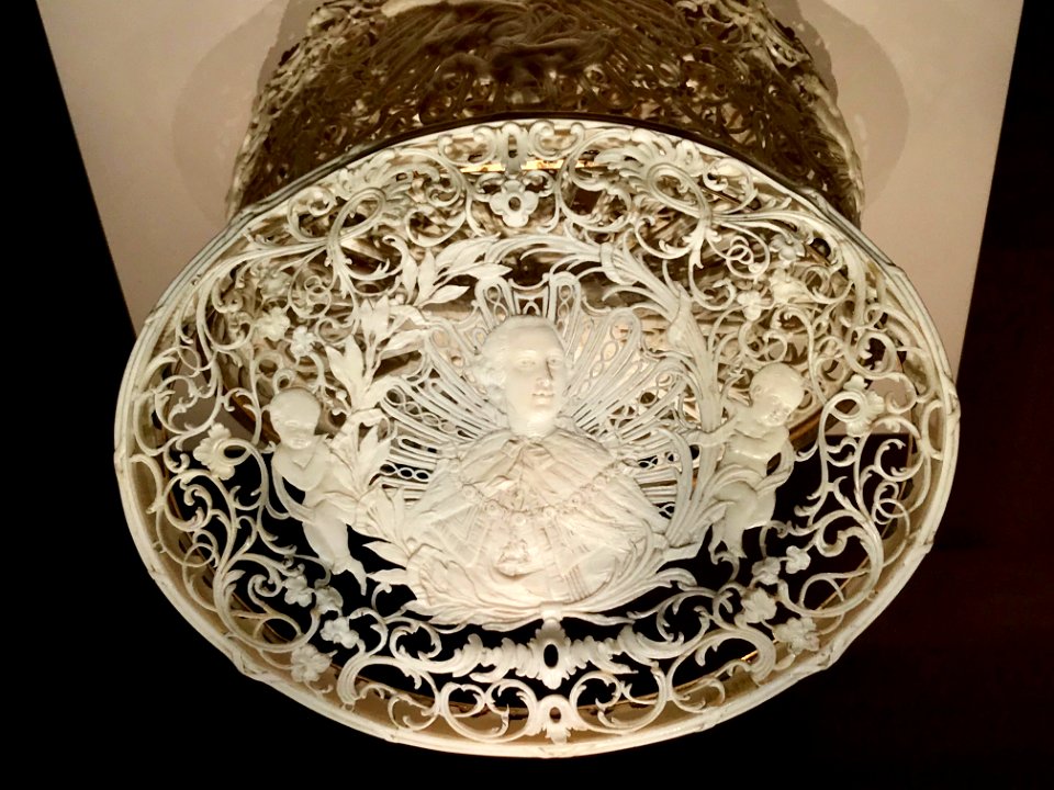 Dose mit Bildnis König Georgs III 04