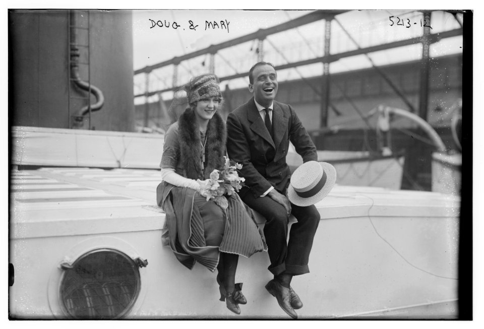 Doug (Fairbanks) & Mary (Pickford) LCCN2014710766