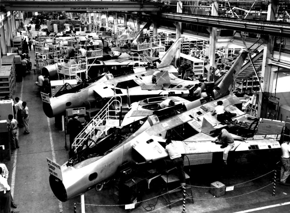 Douglas F4D-1 Skyray El Segundo assembly line2 1954