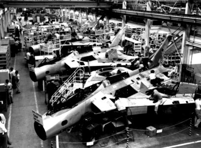 Douglas F4D-1 Skyray El Segundo assembly line2 1954