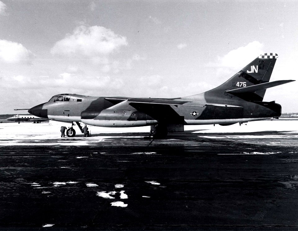 Douglas RB-66B Destroyer side view (SN 53-475) 061102-F-1234P-024