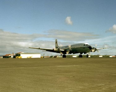Douglas C-118B taxiing in 1977