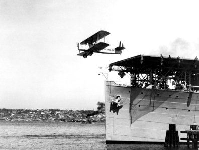Douglas DT-2 taking off from USS Langley (CV-1) on 2 April 1925 (NH 93180)