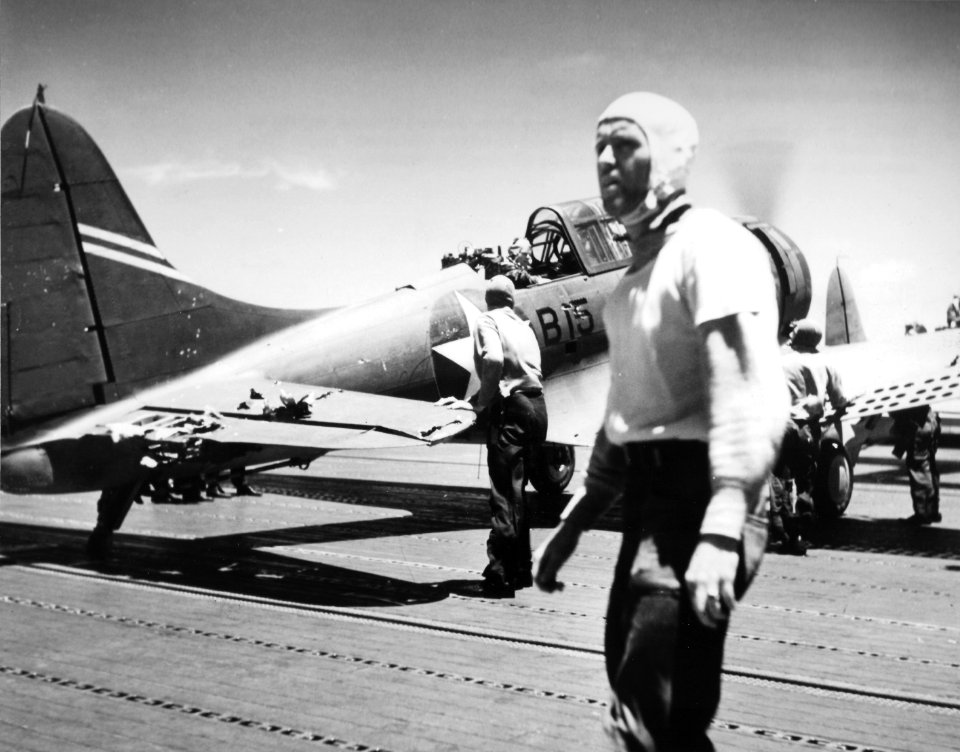 Douglas SBD-3 Dauntless of VB-6 after landing on USS Yorktown (CV-5), 4 June 1942 (NH 95557)