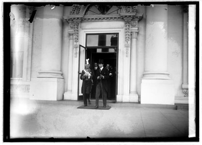 Dr. A. Pavichich at White House, 10-10-22 LCCN2016846785