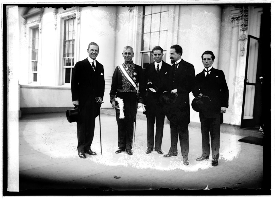 Dr. A. Pavichich at White House), 10-10-22 LCCN2016846784