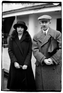 Dr. A. Claus & wife LCCN2014719224