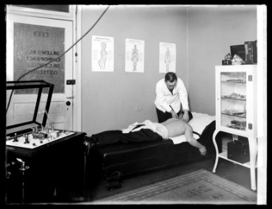 Dr. Bliss, interior, 13th & G Ave., (Washington, D.C.) LCCN2016851630