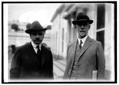 Dr. Edw. T. Devine, Chas. P. Neill, (10-14-22) LCCN2016846929
