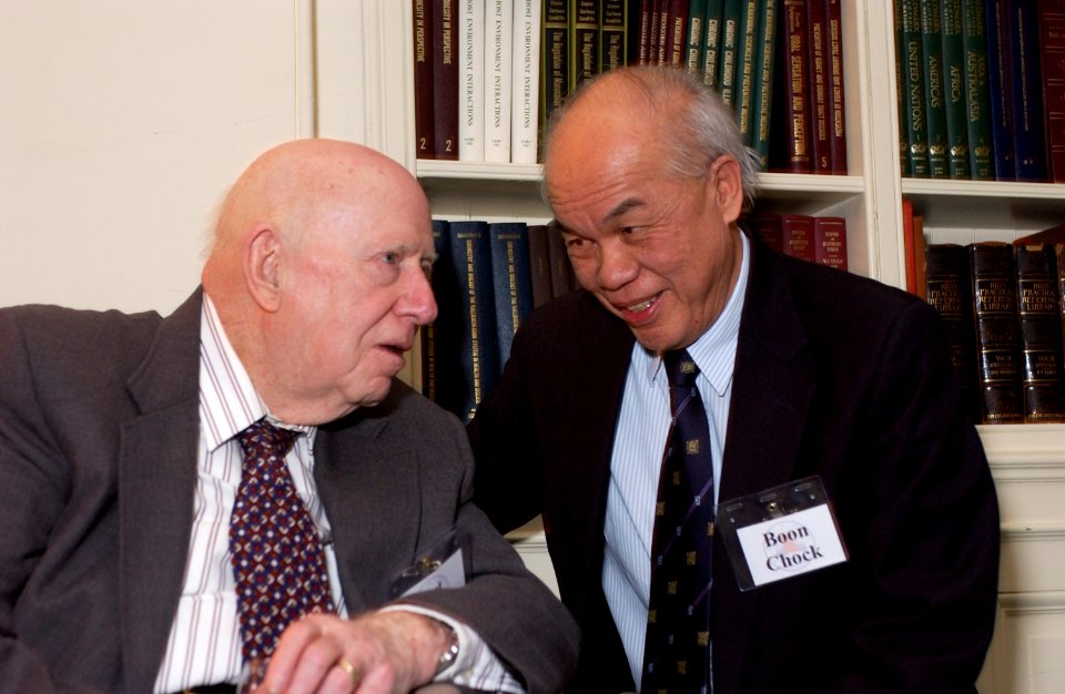Dr. Earl Stadtman with Dr. P. Boon Chock at “The Stadtman Way” Exhibit Opening, Clinical Center, National Institute of Health (27782991391)