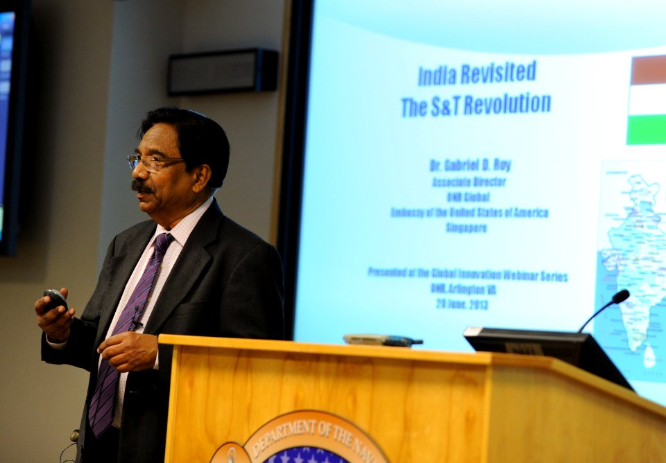 Dr. Gabriel Roy speaks about advances in India's STEM education (9095509302)