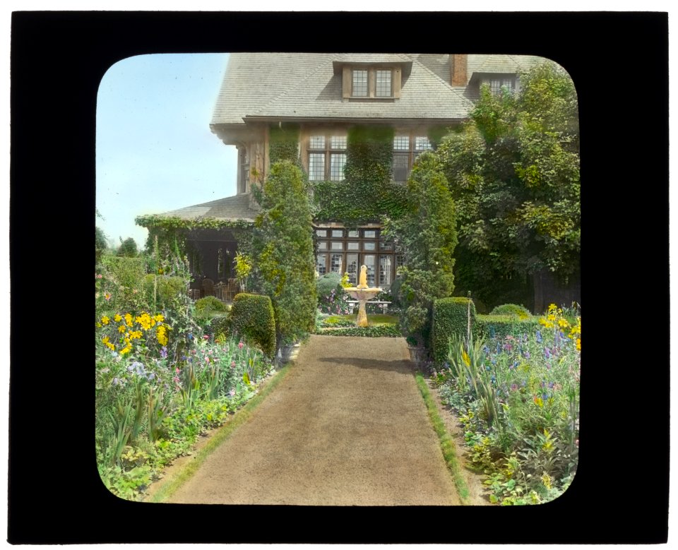 Dr. Peter Brown Wyckoff house, Gin Lane, Southampton, New York. View to east terrace LCCN2008675750